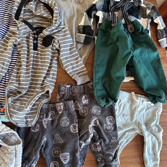 Baby boy 6-9month clothing lot, Easter, overalls, Nike, 7 for mankind, carters - Picture 7 of 9